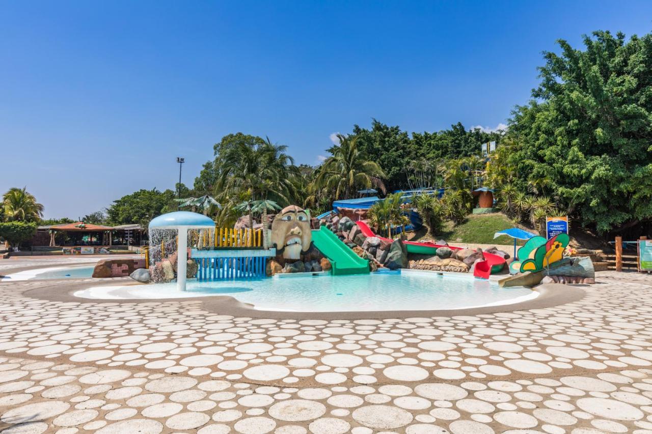 Resort Y Parque Acuatico Valle Dorado El Rosario Exterior foto